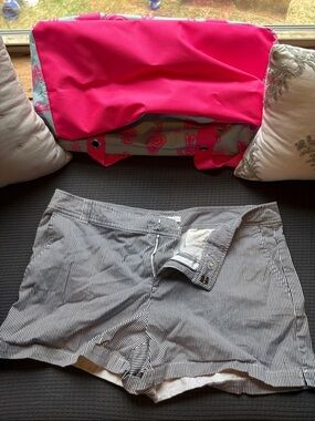 New York & Company Size 14 EUC Shorts Navy & White Striped